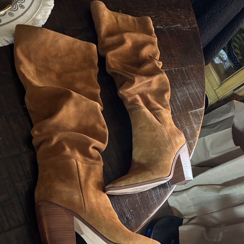 Vince Camuto tall suede boots EUC.